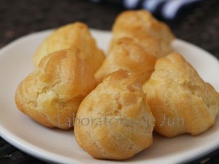 Bánh su nhân kem cam