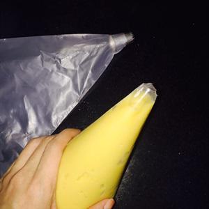 Cách làm bánh su nhân trứng sữa