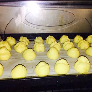 Cách làm bánh su nhân trứng sữa