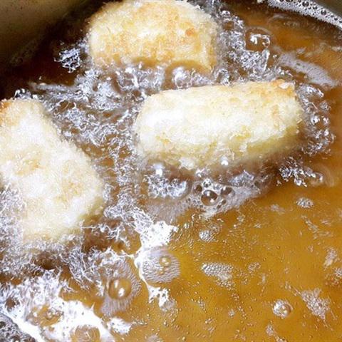 Cách làm bánh sữa bắp chiên