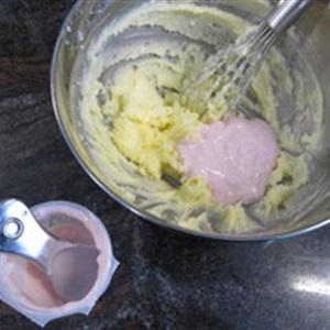 Cách làm bánh sữa chua dâu