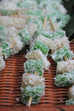 Bánh tằm - quà vặt dân dã từ miền Nam