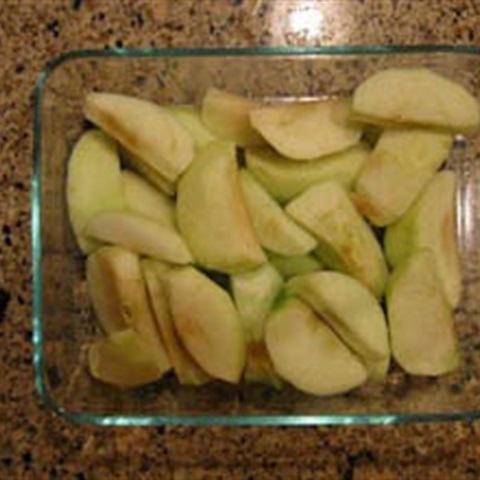 Cách làm bánh táo bằng lò vi sóng