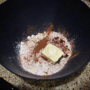 Cách làm bánh táo bằng lò vi sóng