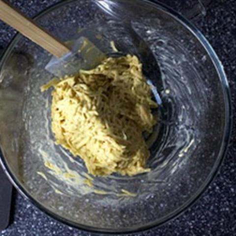 Cách làm bánh táo chiên giòn