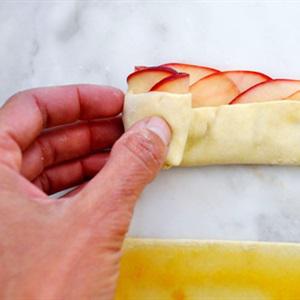 Cách làm bánh táo hoa hồng