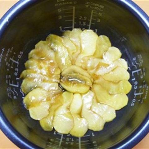 Cách làm bánh táo làm bằng nồi cơm điện