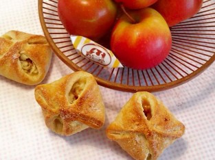 Bánh táo nhân kẹo caramel