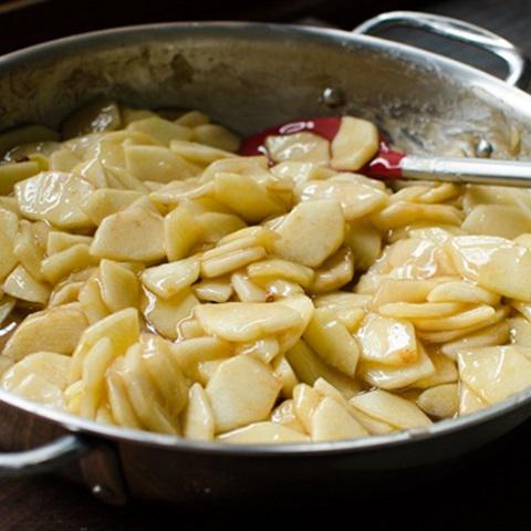 Cách làm bánh táo nướng cổ điển