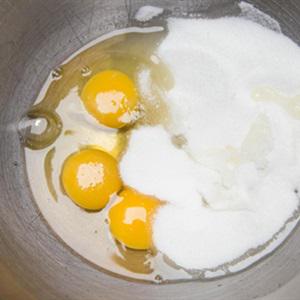 Cách làm bánh táo nướng kiểu Nga