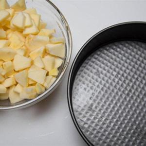 Cách làm bánh táo nướng kiểu Nga