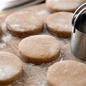 Cách làm bánh táo rán giòn