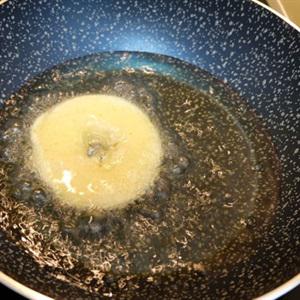 Cách làm bánh táo tẩm bột chiên giòn