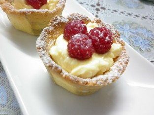 Bánh tart mứt trái cây