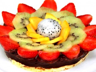 Bánh tart nhân chocolate, trái cây