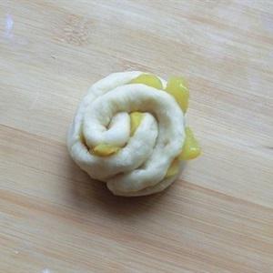 Cách làm bánh thơm cuộn mềm