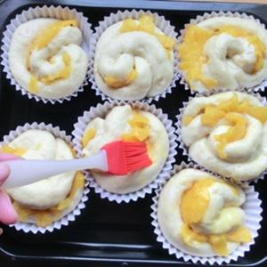 Cách làm bánh thơm cuộn mềm