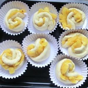 Cách làm bánh thơm cuộn mềm