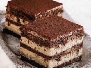 Bánh Tiramisu