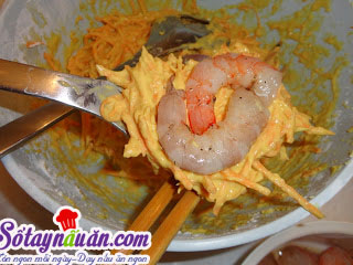 Bánh tôm chiên khoai lang vàng giòn