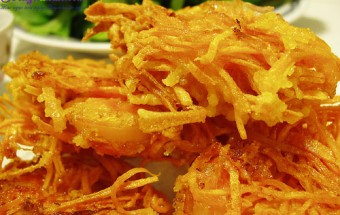 Bánh tôm chiên khoai lang vàng giòn