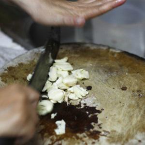 Cách làm bánh tôm chiên khoai lang