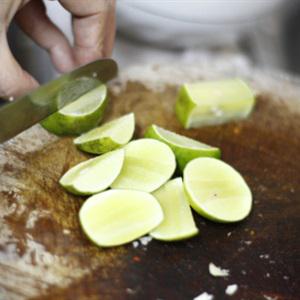 Cách làm bánh tôm chiên khoai lang