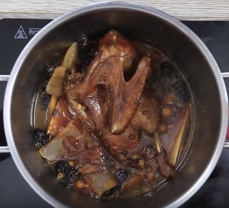 Bánh tôm chiên kiểu Thái dai giòn độc đáo