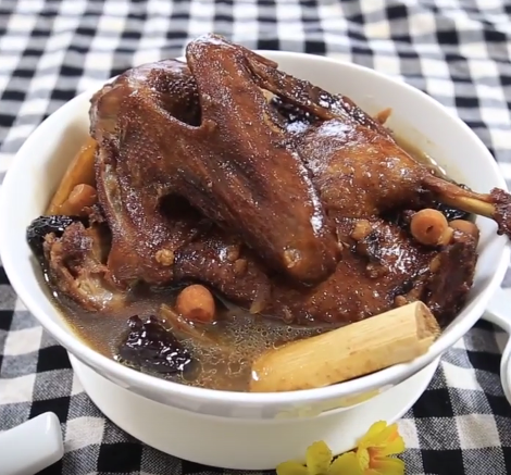 Bánh tôm chiên kiểu Thái dai giòn độc đáo