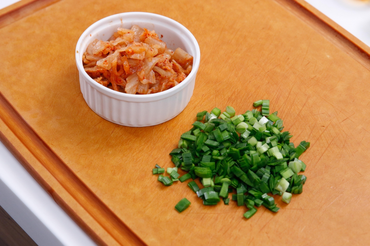 Bánh tôm măng tây chiên thơm ngon ăn là nghiền