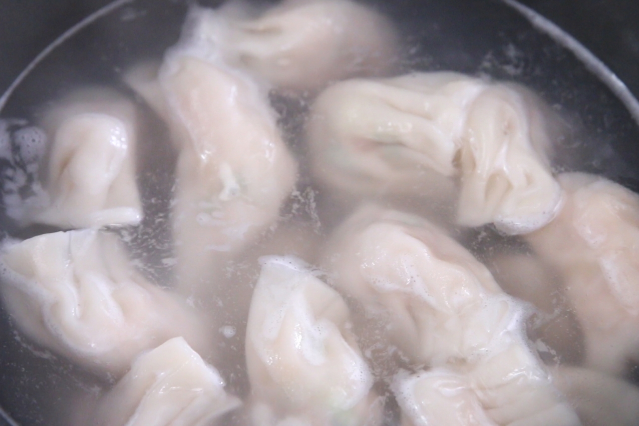 Bánh tôm măng tây chiên thơm ngon ăn là nghiền