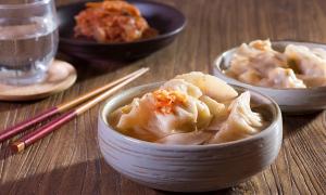 Bánh tôm măng tây chiên thơm ngon ăn là nghiền