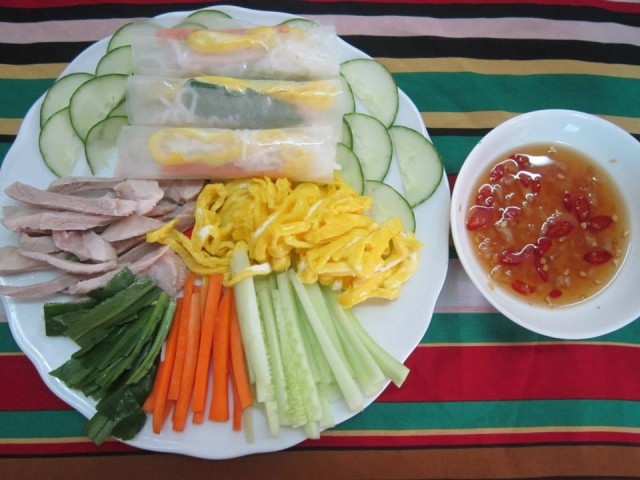 Bánh tráng cuốn thịt heo