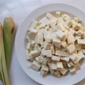 Cách làm bánh tránh xúc nấm đậu