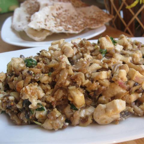 Cách làm bánh tránh xúc nấm đậu