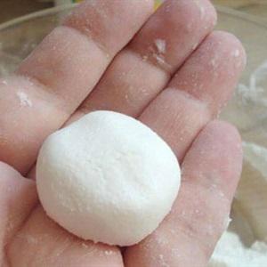 Cách làm bánh trôi nhân mè đen