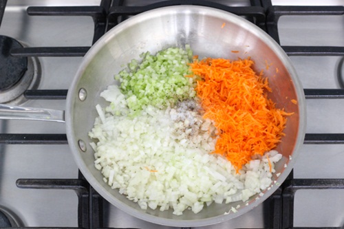 Bánh trôi phiên bản đặc biệt với nhân mè đen ngọt lịm