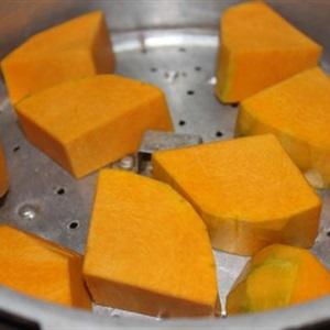 Cách làm bánh trôi với pudding bí dỏ