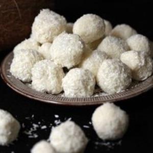 Cách làm bánh truffle chocolate tẩm dừa