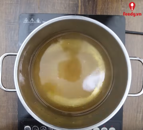 Bánh trứng cuộn thịt hun khói và nấm ngon khó cưỡng