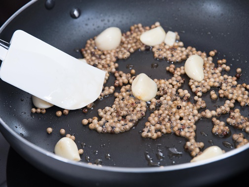 Bánh trứng ốp phô mai thơm ngậy, ngon khó cưỡng cho bữa sáng giàu dinh dưỡng