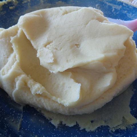 Cách làm bánh trung thu đậu xanh nhân khoai lang tím