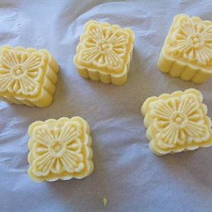 Cách làm bánh trung thu đậu xanh nhân khoai lang tím