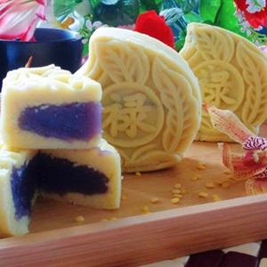 Cách làm bánh trung thu đậu xanh nhân khoai lang tím