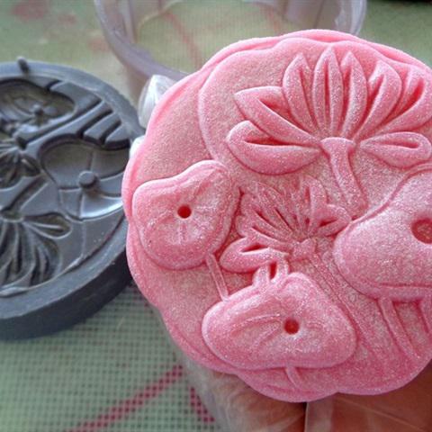 Cách làm bánh trung thu dẻo vị dâu nhân sầu riêng