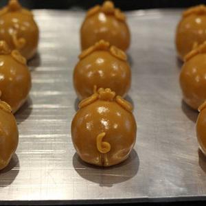 Cách làm bánh trung thu hình chú heo