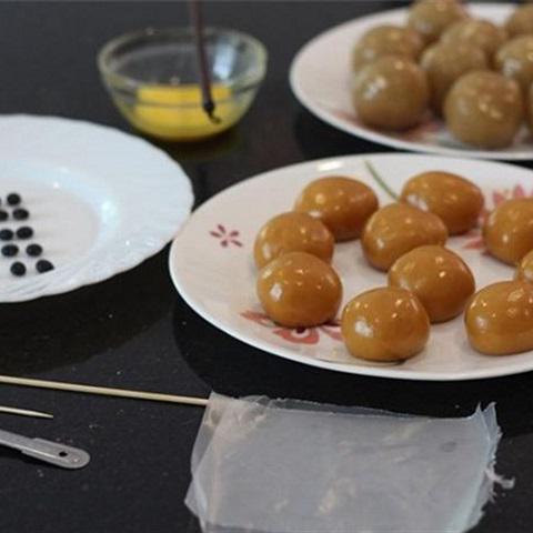 Cách làm bánh trung thu hình chú heo