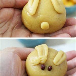 Cách làm bánh Trung thu hình thỏ con