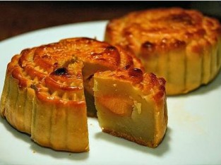 Bánh trung thu nhân đậu xanh