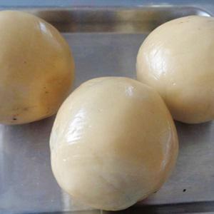 Cách làm bánh trung thu nhân mè đen